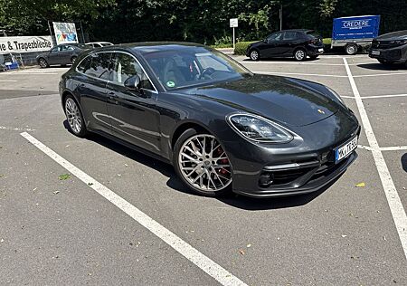 Porsche Panamera Turbo Sport Turismo Turbo