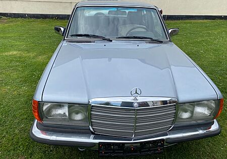 Mercedes-Benz 280 E W123