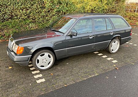 Mercedes-Benz 300 124 Kombi TD Turbo TDT, Klima, AHK, Oldtimer