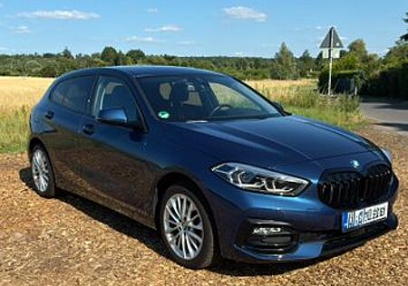 BMW 118i Sport Line Automatik LED HiFi Keyless