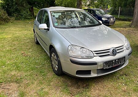 VW Golf Volkswagen V Lim. Trendline