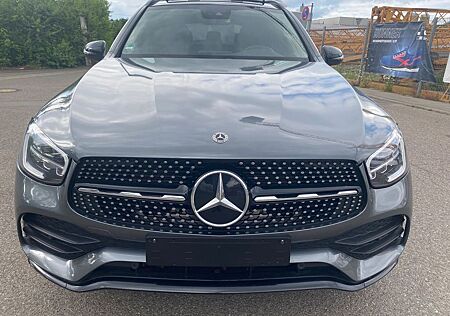 Mercedes-Benz GLC 220 GLC 220d 4M,AMG Line,Pan,Kam,PDC,LED,Night Paket