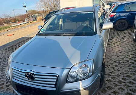Toyota Avensis Kombi 2.2 D-CAT Sol
