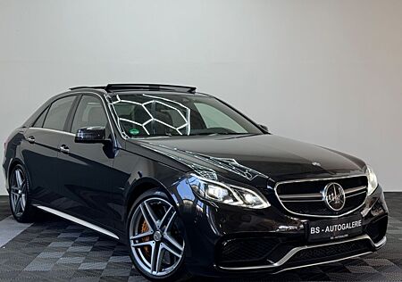 Mercedes-Benz E 63 AMG S/4 MATIC/KEYLESS/KERAMIK/DESIGNO/VOLL/