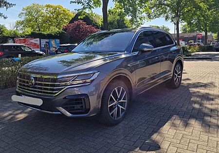 VW Touareg Volkswagen 3.0 V6 TDI 210kW 4MOT Tiptr. R-Line ...