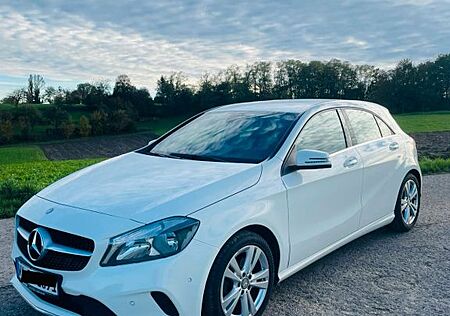 Mercedes-Benz A 220