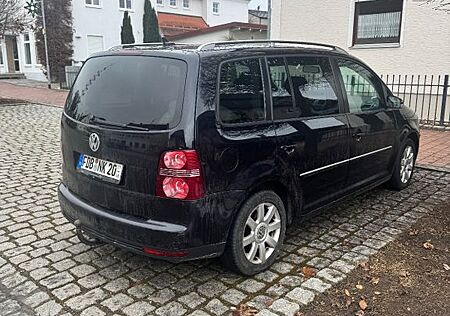 VW Touran Volkswagen 2.0 TDI DSG DPF Highline Highline