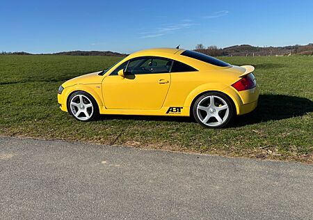 Audi TT Coupe 1.8T Quattro 165 kW DTM Edition