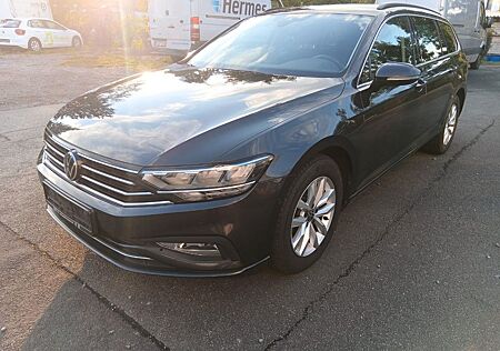 VW Passat Variant Volkswagen Passat 2,0 TDI*DSG*NAV*DAB*LED