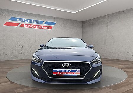 Hyundai i30 Style Kamera Lenkradheizung Navi Sitzh 812