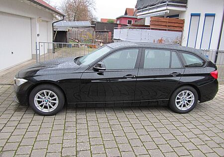 BMW 318i Touring Advantage Advantage