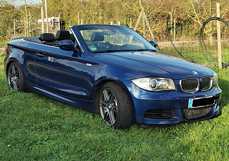 BMW 135i Cabrio - e88 in LeMans blau