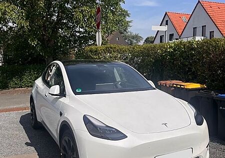 Tesla Model Y Standard Range (RWD), 20 Zoll