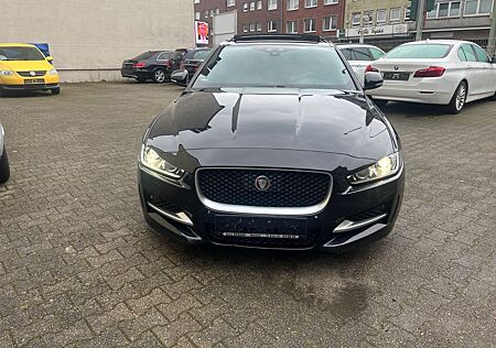 Jaguar XE R-SPORT 2.0d-KLIMAAUT-AUTOM-NAVI-XENON-PANO-