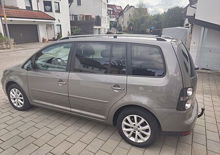 VW Touran Volkswagen 2.0 TDI DPF Freestyle Freestyle