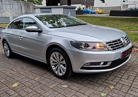 VW Passat CC Volkswagen CC Passat 1.4 TSI DSG Bi-Xenon SHZ 66TKM PDC NAV