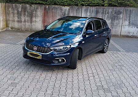 Fiat Tipo 1.4 T-Jet EASY EASY