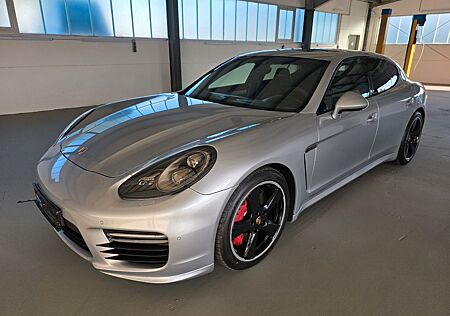 Porsche Panamera GTS