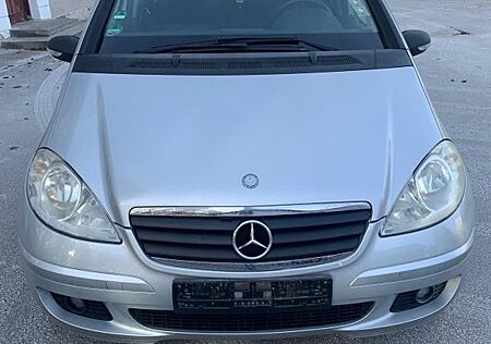 Mercedes-Benz A 150 CLASSIC P. Navi-Touch/Rückfahrkam/Sitzhzg