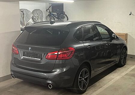 BMW 2er 220 Active Tourer Sport-Line/NAVI/Selbstlenkende