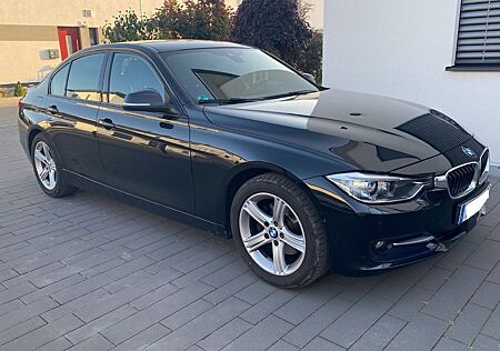 BMW 320d Sport Line Autom/360°/AHK/ACC/HUD/RFK