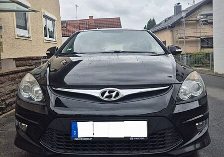 Hyundai i30 CW 1.4 Classic Top Zustand, neue TÜV
