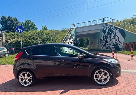 Ford Fiesta Titanium 1.6 *Klimaauto*SHZ*VOLLLEDER*