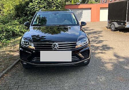 VW Touareg Volkswagen 3.0 V6 TDI BMT
