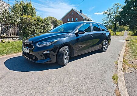 Kia Cee'd Sportswagon 1.4 Platinum Pano Reifen neu