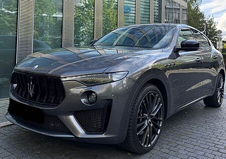 Maserati Levante GTS Q4 V8*Sotfclose*Luft*AHK*H&K*