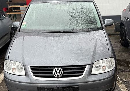 VW Touran Volkswagen 1.6 FSI Highline Highline