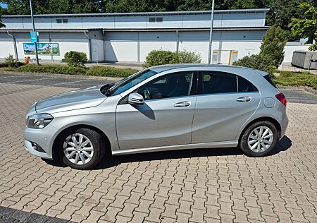 Mercedes-Benz A 180 Blue EFFICIENCY Style