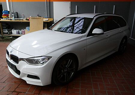 BMW 325d Aut. Touring M-Sportpaket*ACC*Bi-Xenon*Spur