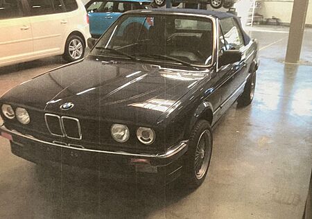 BMW 320i Cabrio mit H-Zulassung