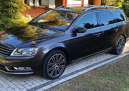 VW Passat Variant Volkswagen 2.0 TDI DSG 4M 130kW Exclusi ...