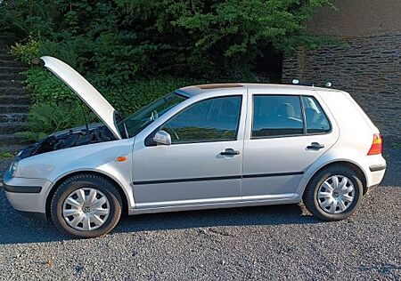 VW Golf Volkswagen 1.4 Basis