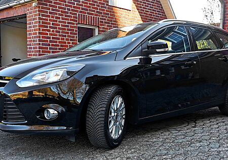 Ford Focus Kombi, TÜV, Zahnriemen, Service neu!