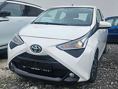 Toyota Aygo (X) 1,0-l-VVT-i x-play club x-shift x-p...