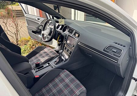 VW Golf Volkswagen 2.0 TSI DSG BMT GTI Performance GTI Per...