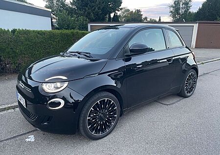 Fiat 500E Icon 42KW LED 17 Zoll Winterpaket