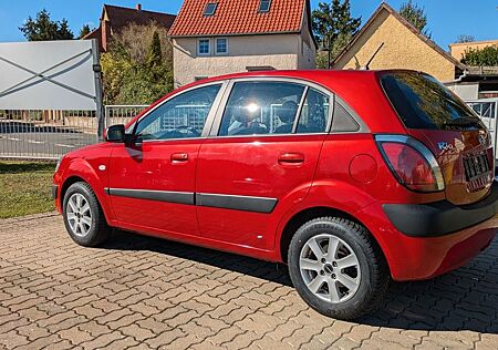 Kia Rio 1.4 EX EX