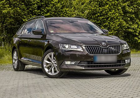 Skoda Superb 2.0 TDI DSG Ambition Combi Ambition