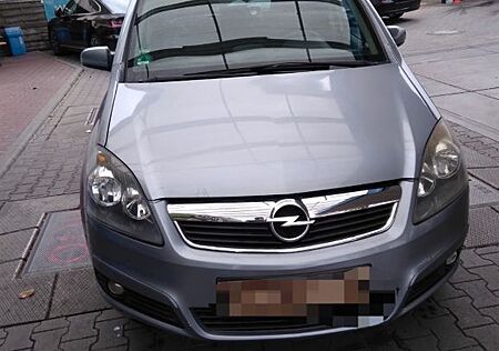 Opel Zafira 1.9 CDTI 88kW Automatik -