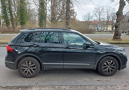VW Tiguan Volkswagen 1.5 TSI OPF DSG -