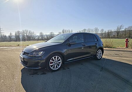 VW Golf Volkswagen 2.0 TSI DSG BMT GTI GTI