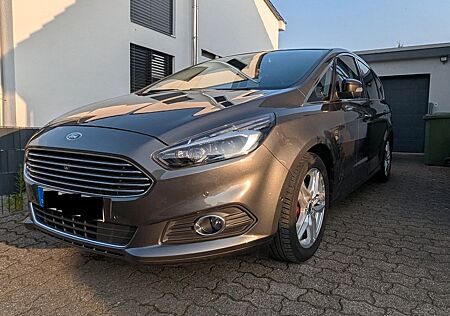 Ford S-Max 2,0 EcoBoost 176kW Titanium Automatik ...