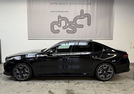 BMW 520d M Sport /ICONIC/PANO/KEYLESS/Privacy/H&K