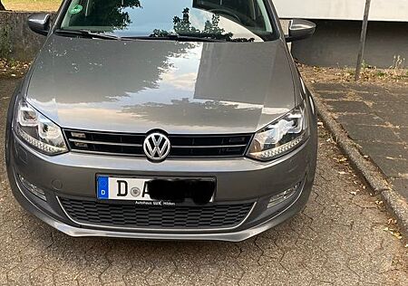 VW Polo Volkswagen 1.2 TSI DSG 66kW LIFE LIFE GTI Optik!!!