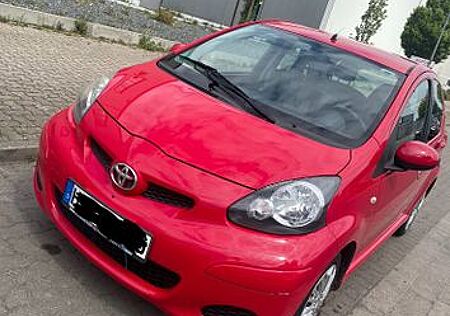 Toyota Aygo (X) Aygo (X) 1,0-l-VVT-i -