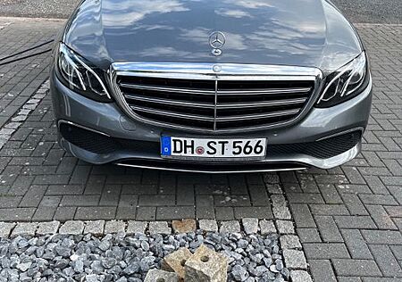 Mercedes-Benz 220